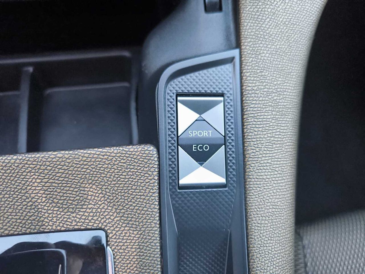 DS DS 7 BE CHIC BLUE HDI 130 CV EAT8  - Foto 2