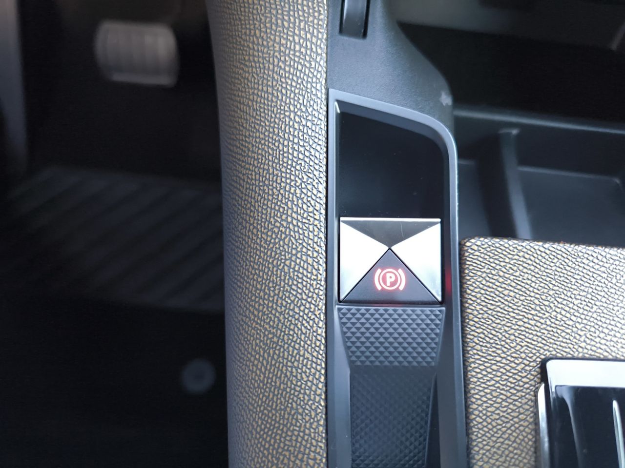 DS DS 7 CROSSBACK BLUE HDI 130 CV AUT SO CHIC  - Foto 2