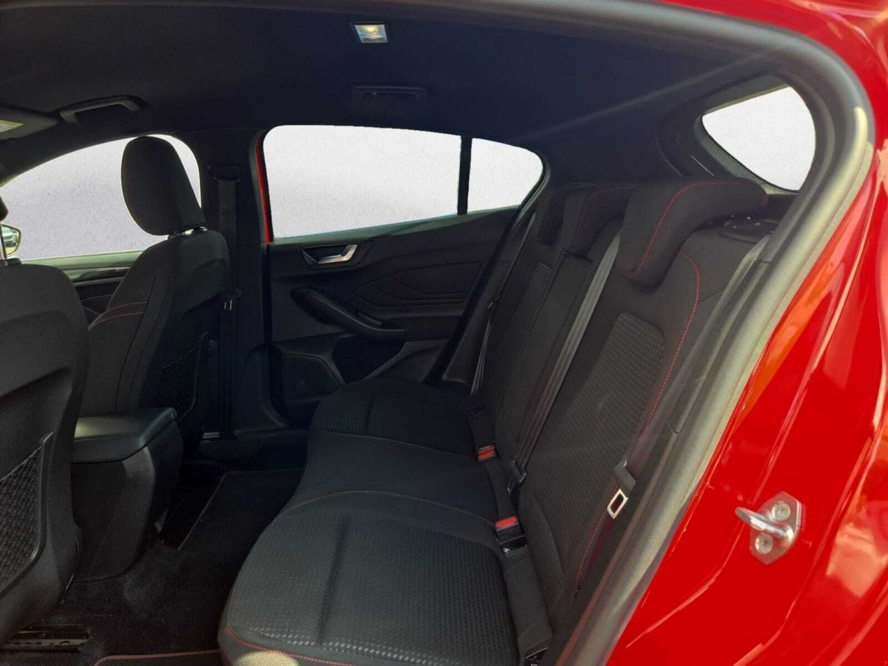 Ford Focus ST LINE ECOBOOST 125 CV  - Foto 2