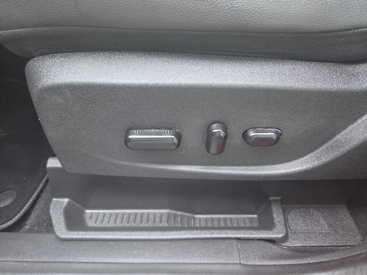 Ford Kuga 1.5 TDCI 120 CV ST LINE  - Foto 2