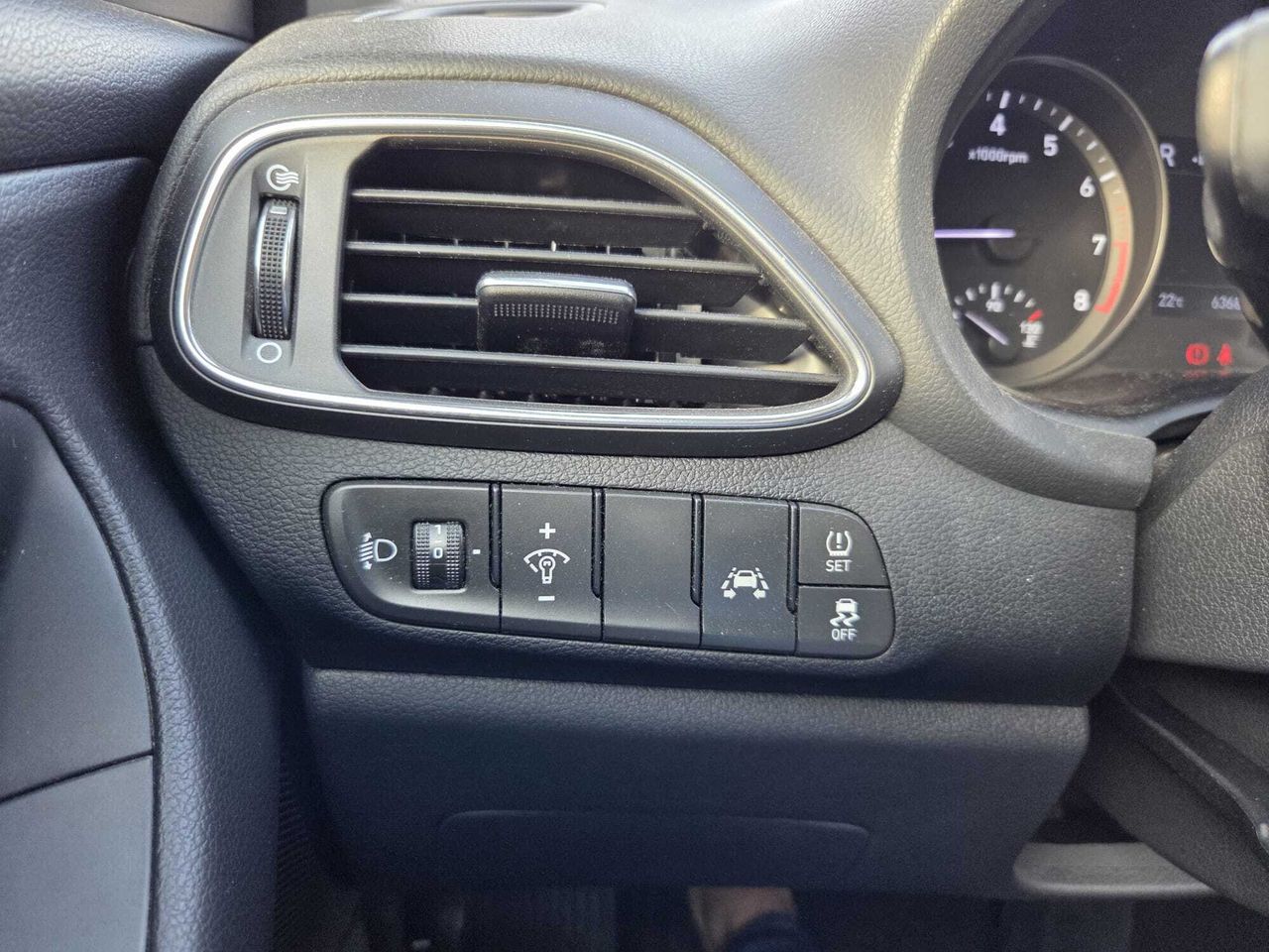 Hyundai i30 1.4 TGDI STYLE FASTBACK  - Foto 2