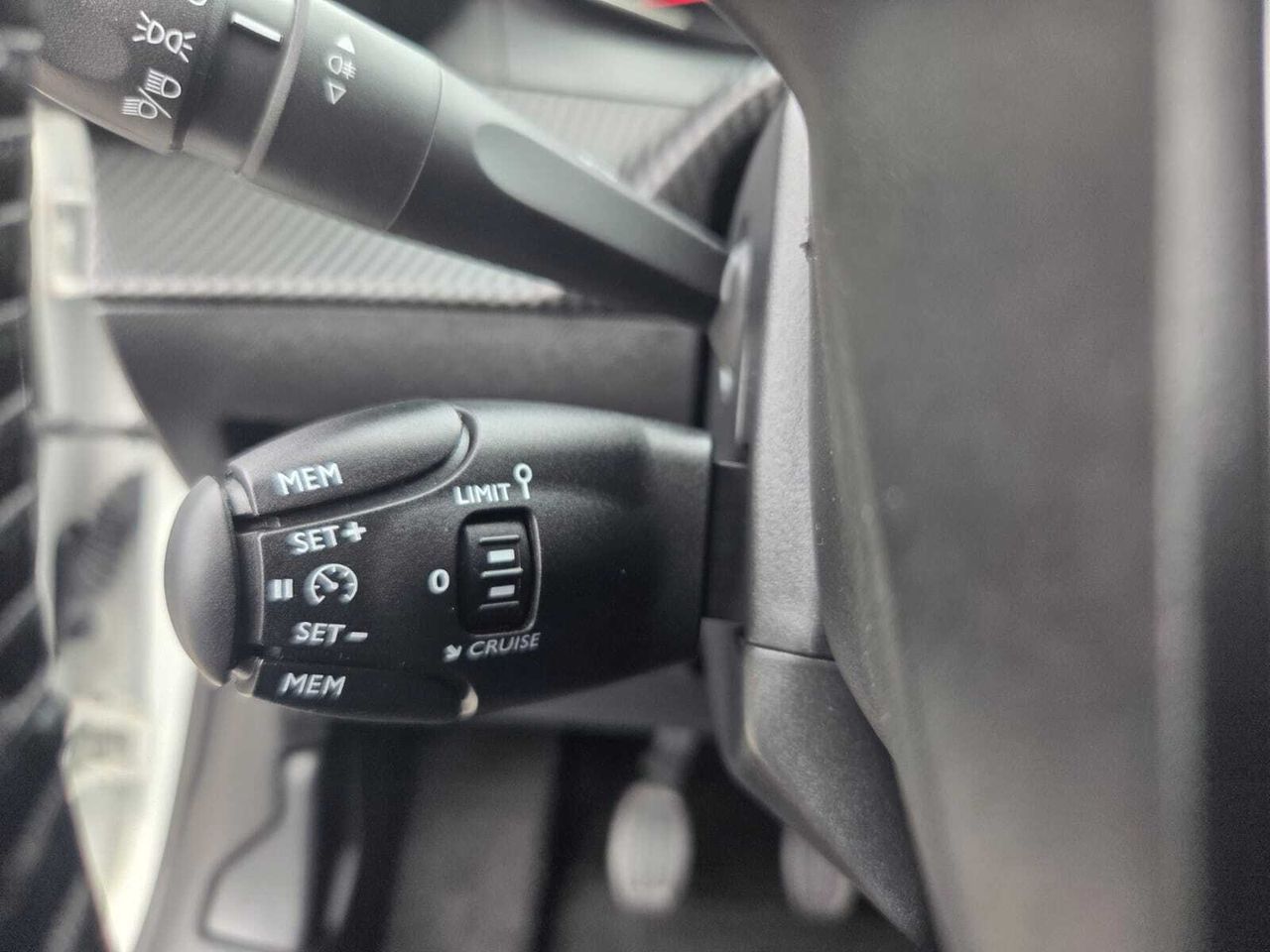 Peugeot 208 ACTIVE PACK BLUE HDI 100 CV  - Foto 2