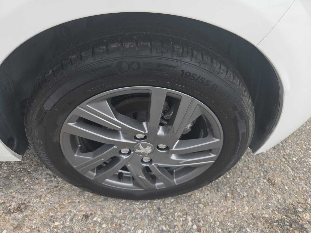 Peugeot 208 ACTIVE PACK BLUE HDI 100 CV  - Foto 2