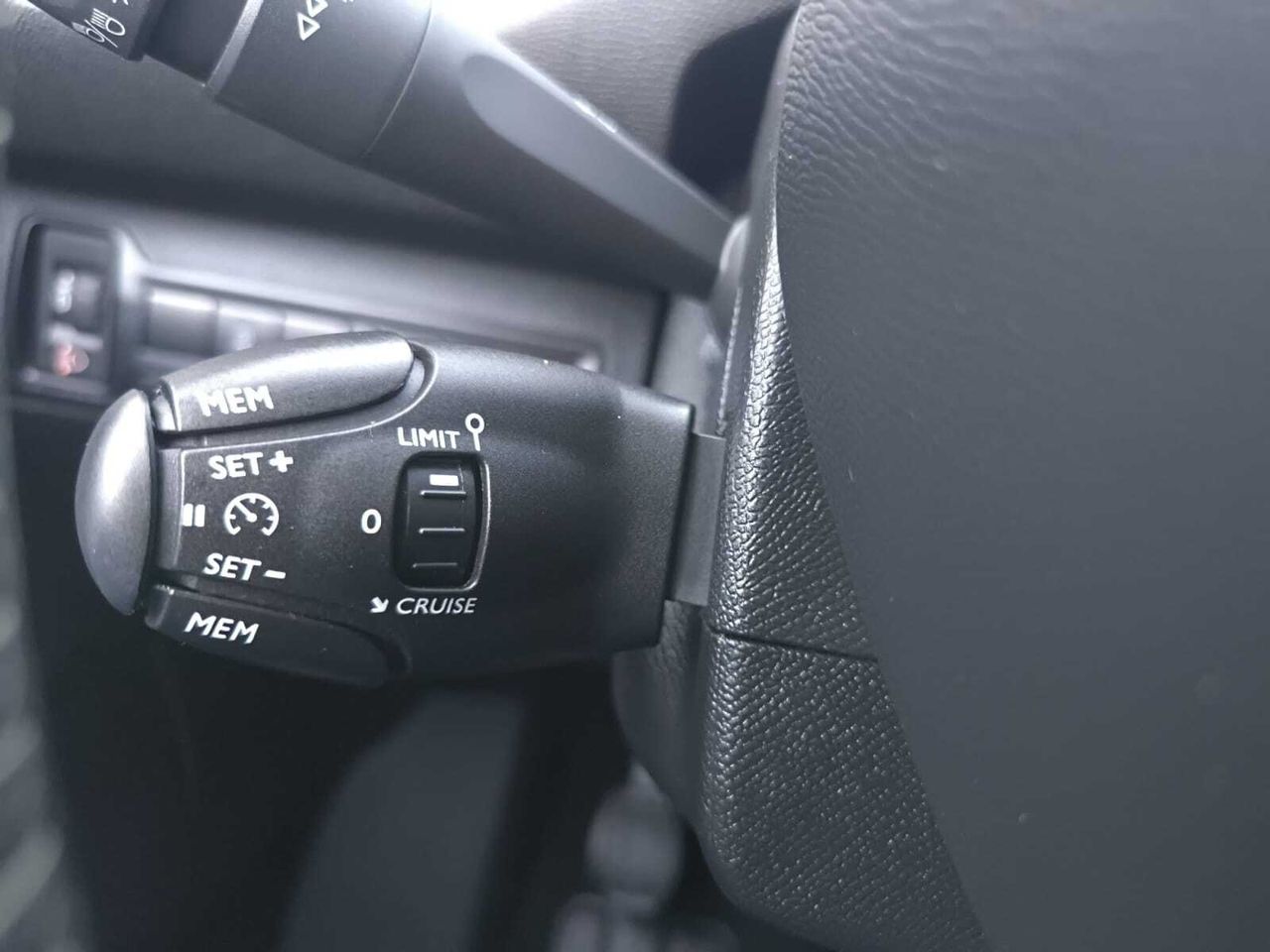 Peugeot 308 ACTIVE PACK BLUE HDI 100 CV  - Foto 2