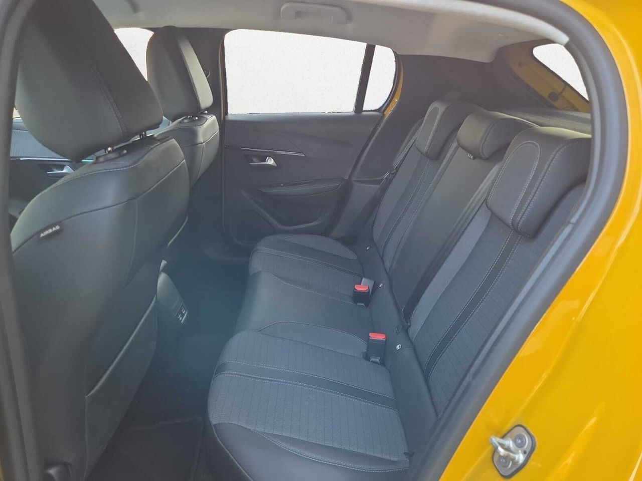 Peugeot 208 ALLURE ELECTRICO 136 CV - Foto 2