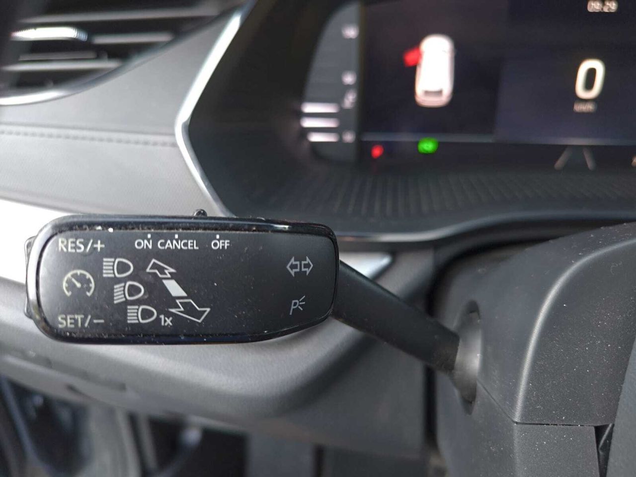 Skoda Octavia COMBI 2.0 TDI 150 CV DSG AMBITION + PACK BUSINESS  - Foto 2