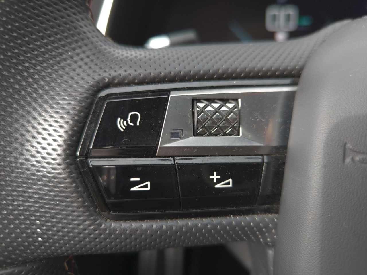 DS DS 7 CROOSBACK E TENSE 225 PERFORMANCE LINE  - Foto 2