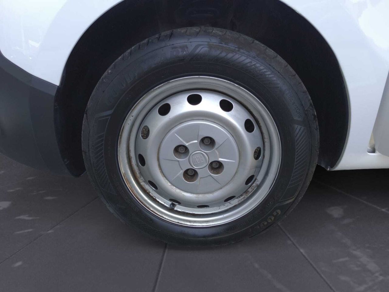 Fiat Fiorino CARGO SX N1 1.3 MJET 59 KW 80 CV  - Foto 2