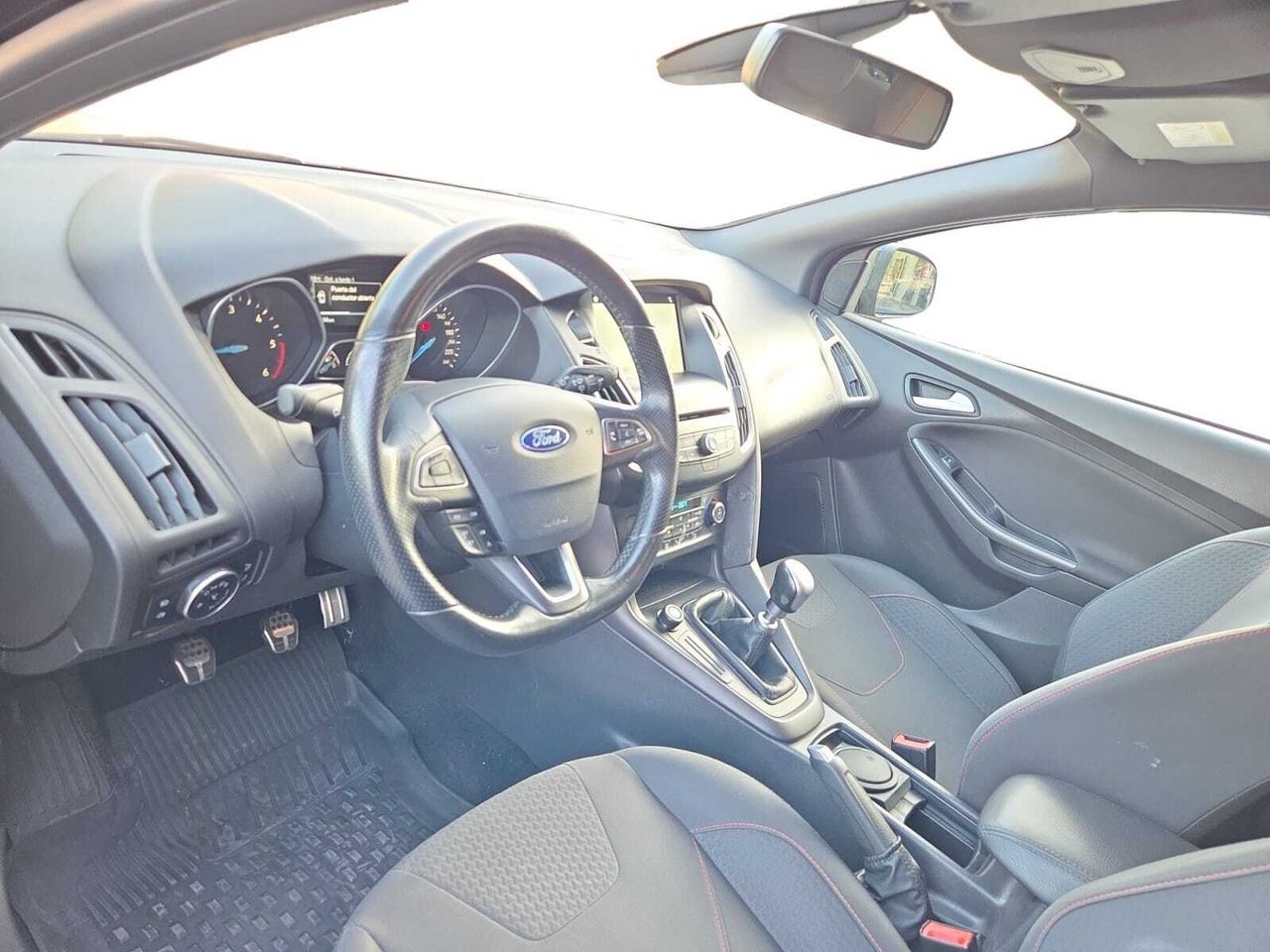 Ford Focus ST LINE SPORT 120 CV  - Foto 2