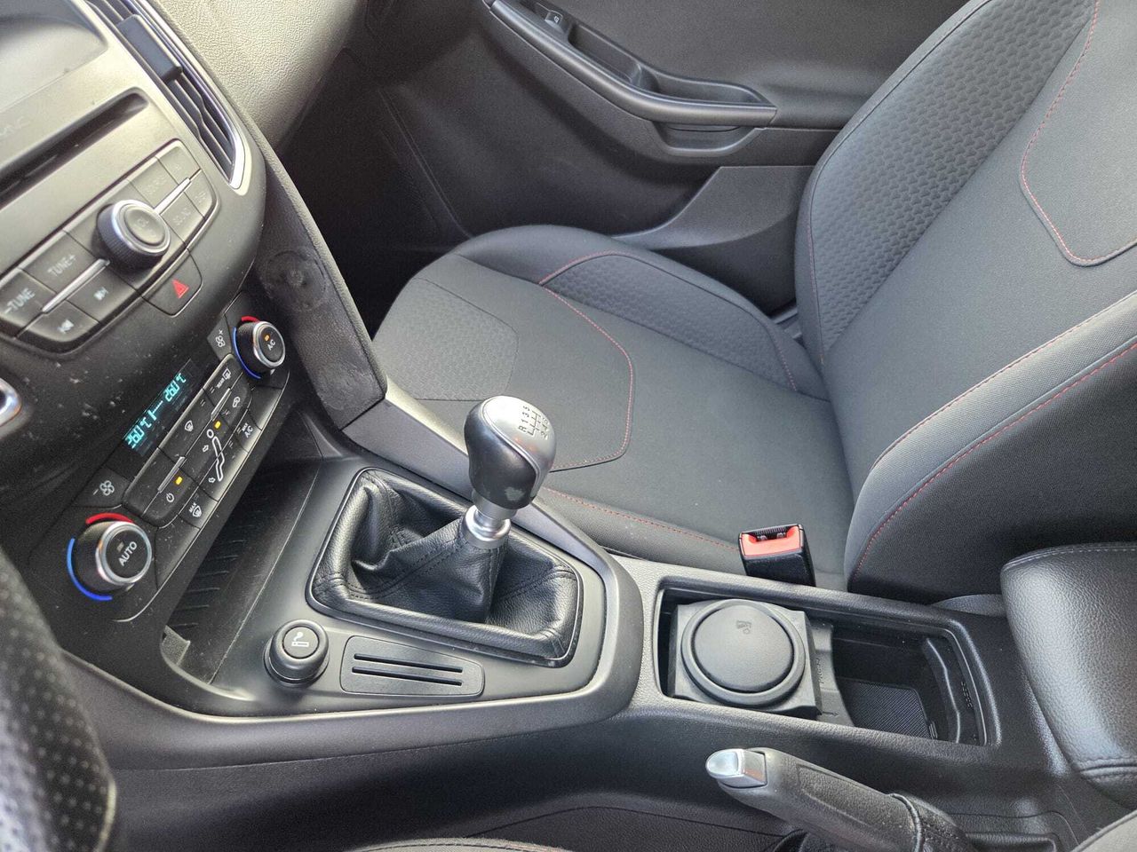 Ford Focus ST LINE SPORT 120 CV  - Foto 2