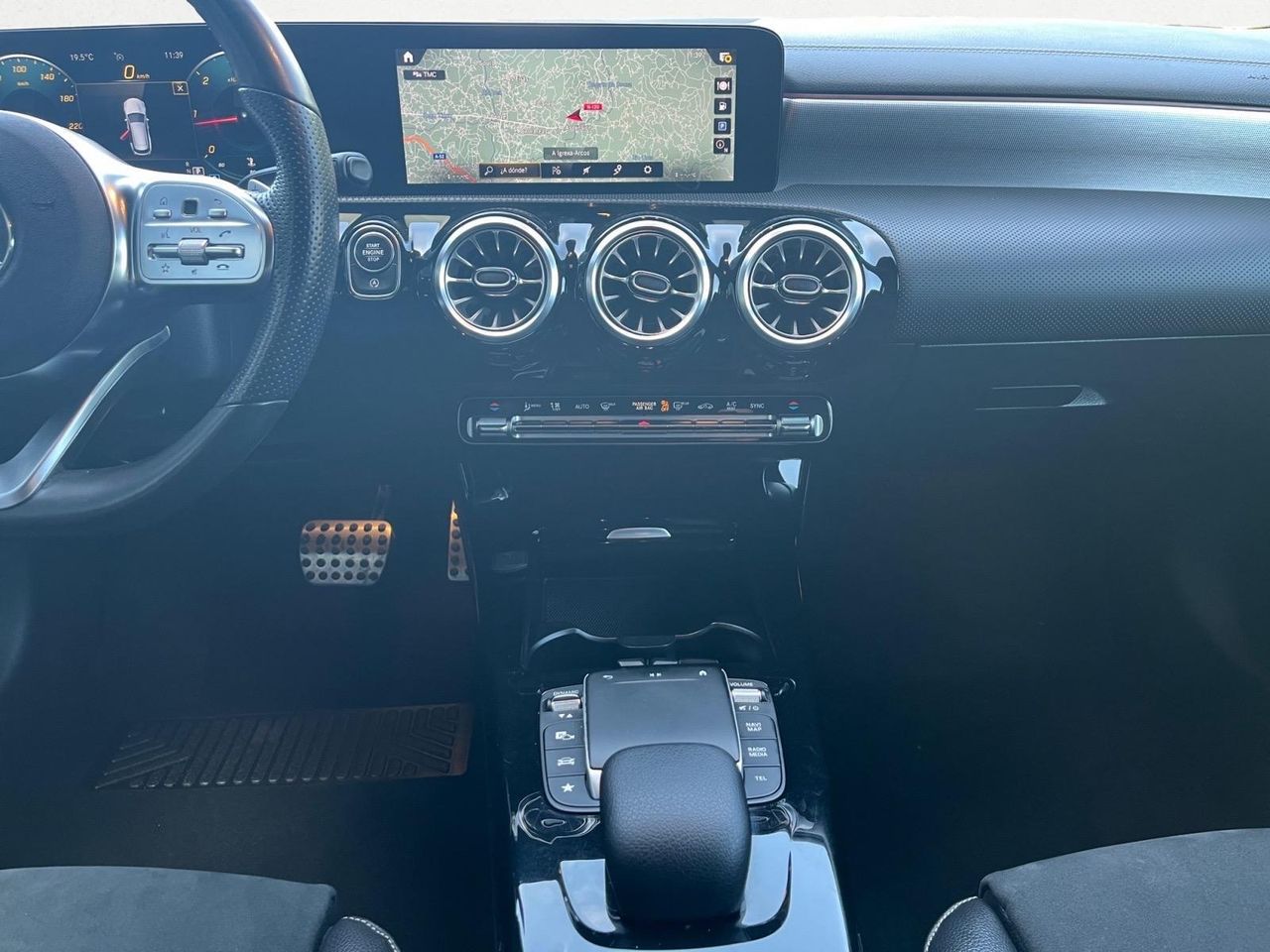 Mercedes CLA SHOOTING BRAKE 200 D DCT AMG LINE  + PAQUETE PREMIUM+SMARTPHONE  - Foto 2