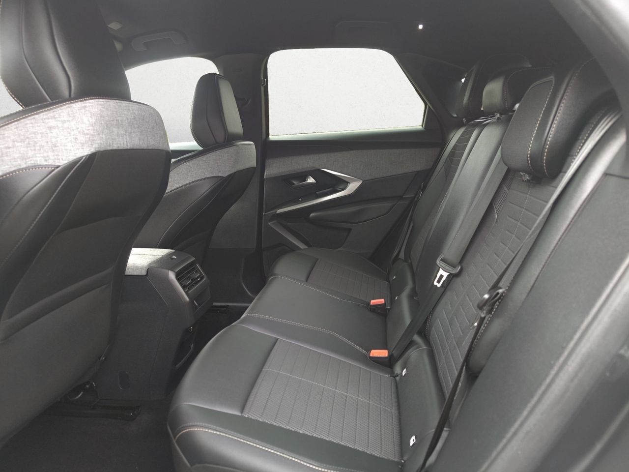 Peugeot 3008 Hybrid 3008 Allure HYBRID 145 e-DCS6  - Foto 2