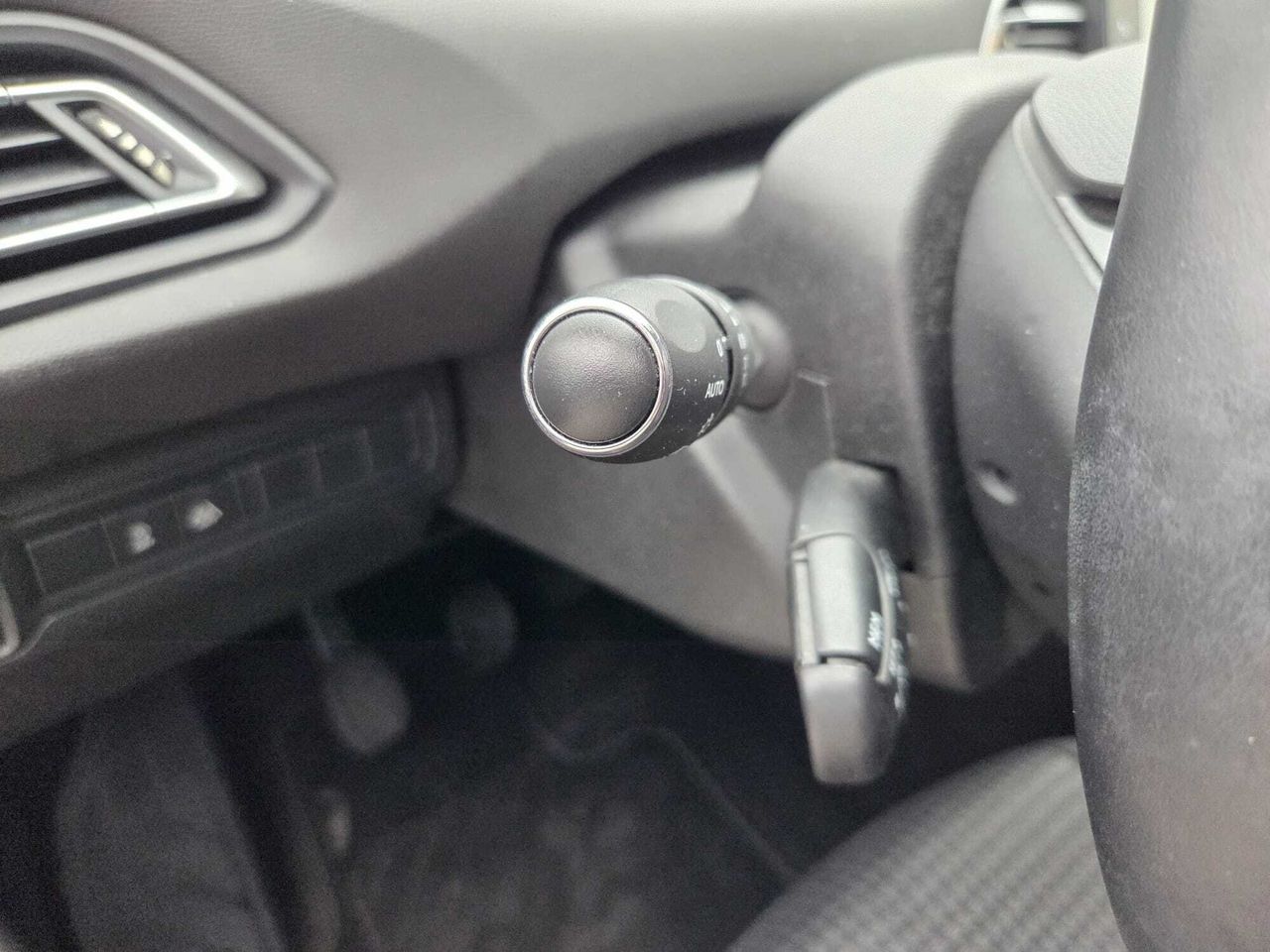 Peugeot 308 ACTIVE PACK BLUE HDI 130 CV  - Foto 2