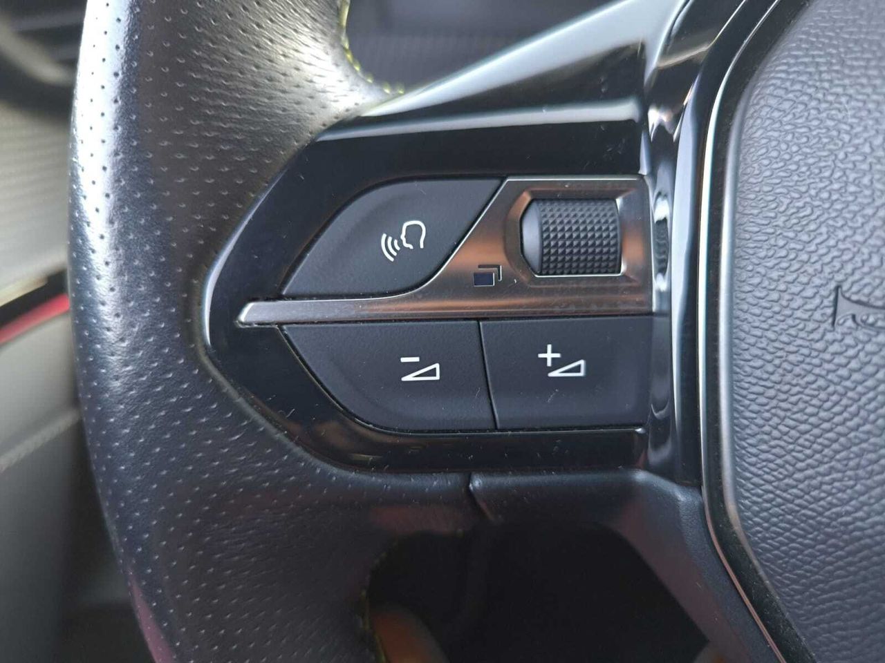 Peugeot e-208 GT LINE ELECTRICO 136 CV  - Foto 2