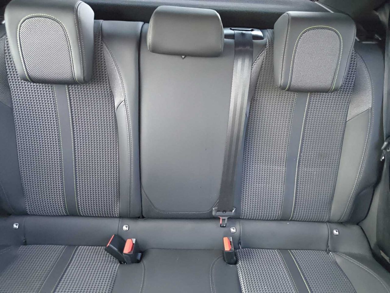 Peugeot e-208 GT LINE ELECTRICO 136 CV  - Foto 2