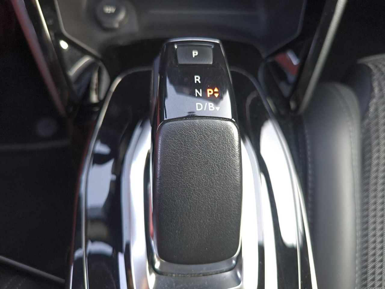 Peugeot e-208 GT LINE ELECTRICO 136 CV  - Foto 2