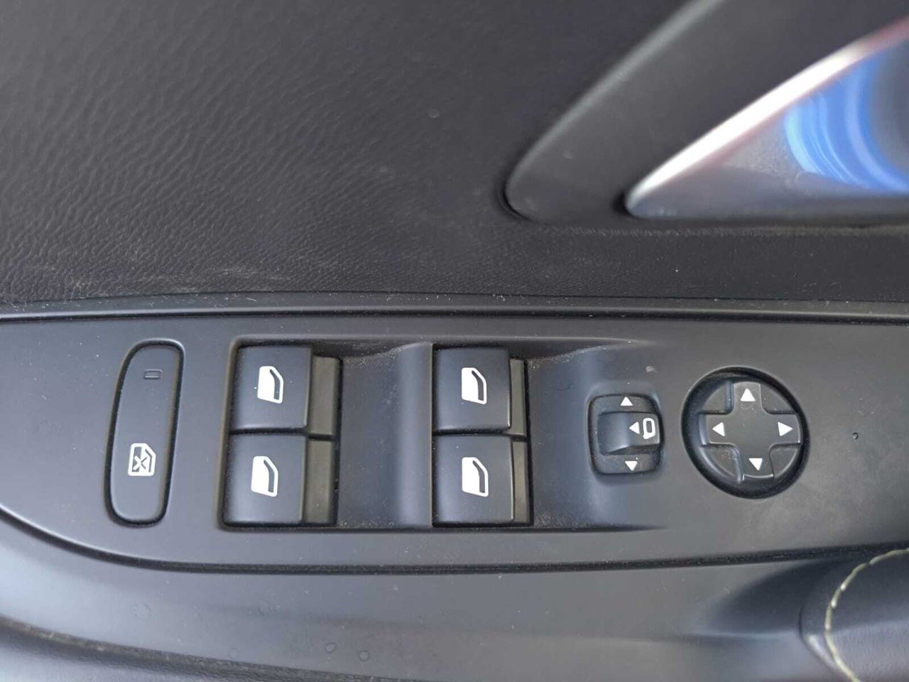 Peugeot e-208 GT LINE ELECTRICO 136 CV  - Foto 2