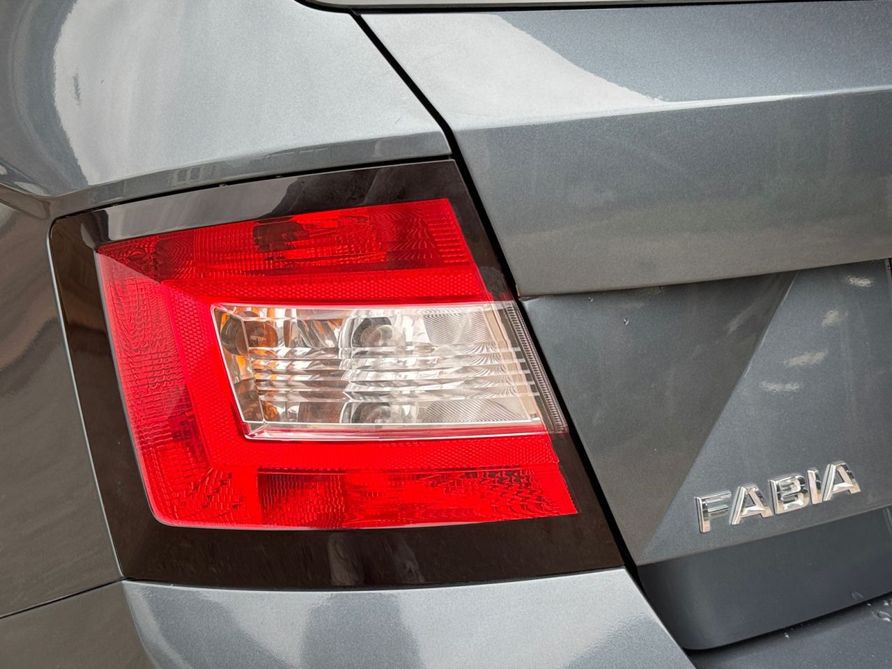 Skoda Fabia 1.0 MPI URBAN 60 CV - Foto 2