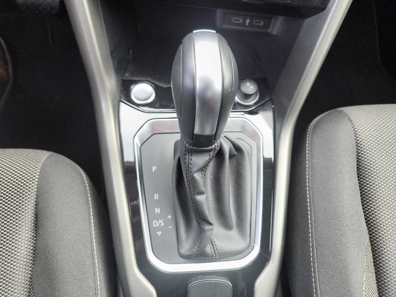 Volkswagen T-Roc ADVANCE 2.0 TDI 150 CV DSG  - Foto 2