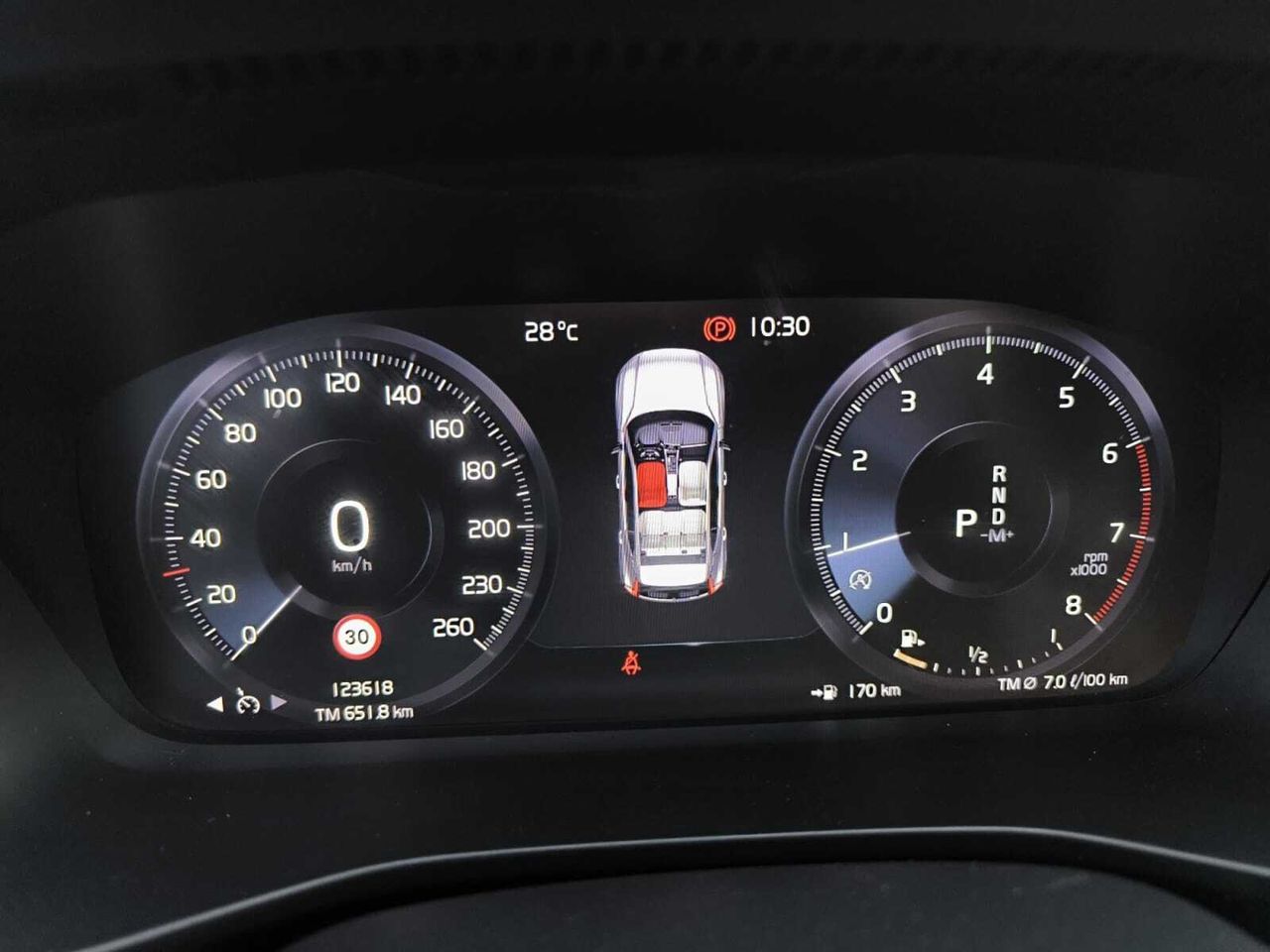 Volvo XC40 1.5 T3 MOMENTUM AUT  - Foto 2