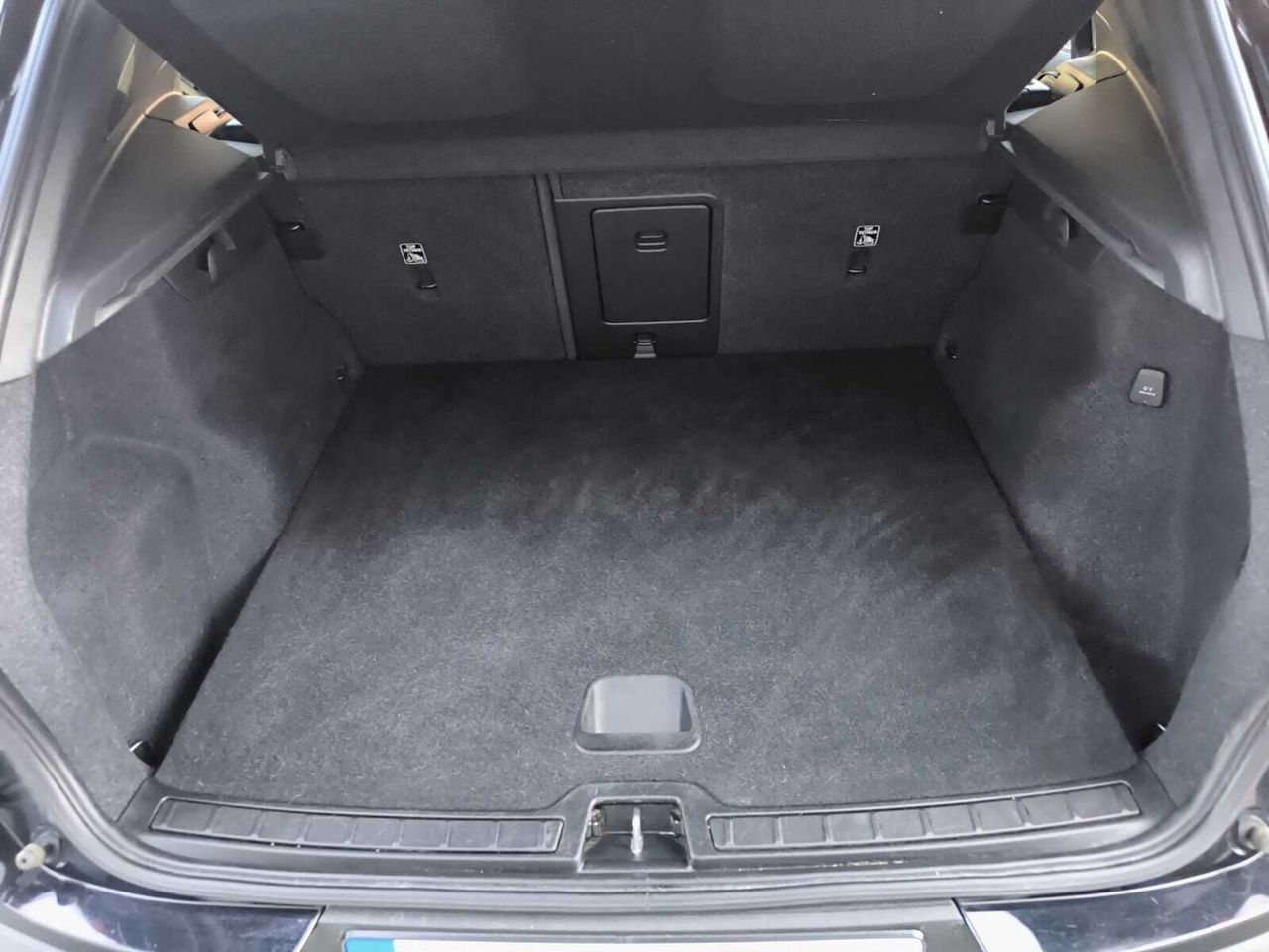 Volvo XC40 1.5 T3 MOMENTUM AUT  - Foto 2