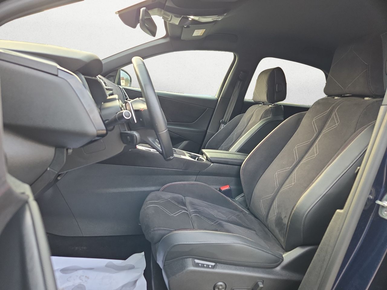 DS DS 7 Crossback E TENSE 4X4 300 PERFORMANCE LINE + - Foto 2