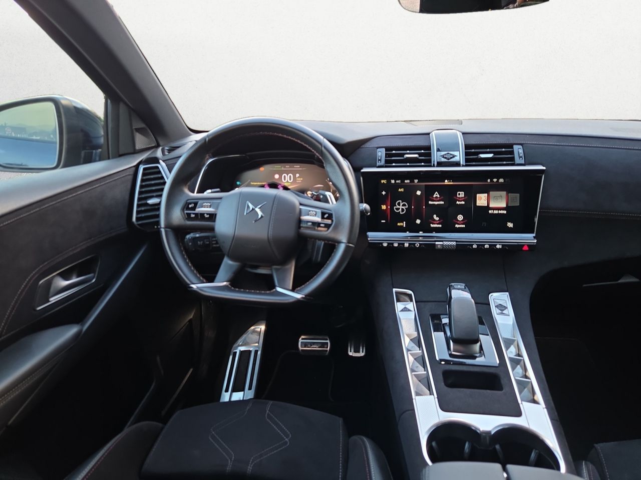 DS DS 7 E TENSE 4X4 300 PERFORMANCE LINE + - Foto 2