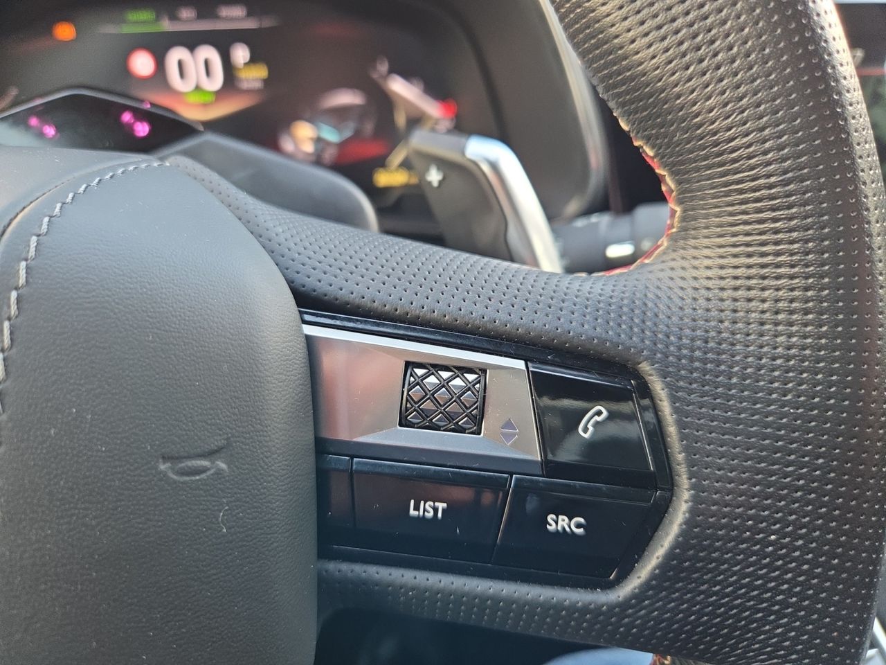 DS DS 7 E TENSE 4X4 300 PERFORMANCE LINE + - Foto 2