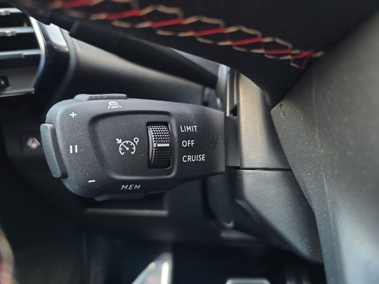 DS DS 7 E TENSE 4X4 300 PERFORMANCE LINE + - Foto 2