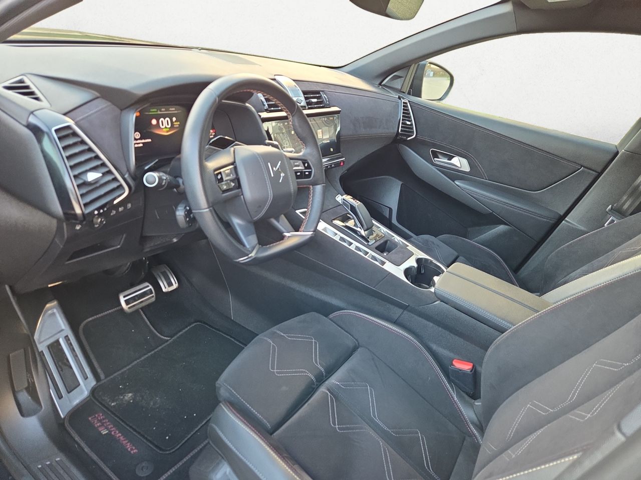 DS DS 7 E TENSE 4X4 300 PERFORMANCE LINE + - Foto 2