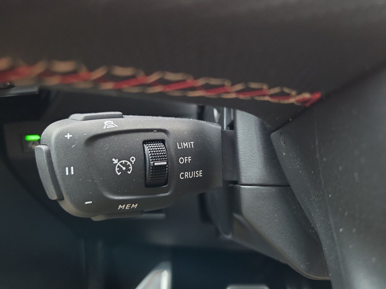 DS DS 7 E TENSE 4X4 300 PERFORMANCE LINE + - Foto 2