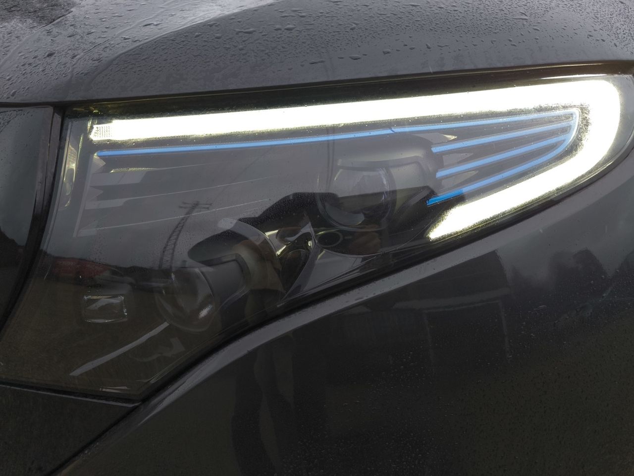 Mercedes EQC 400 4 MATIC  - Foto 2