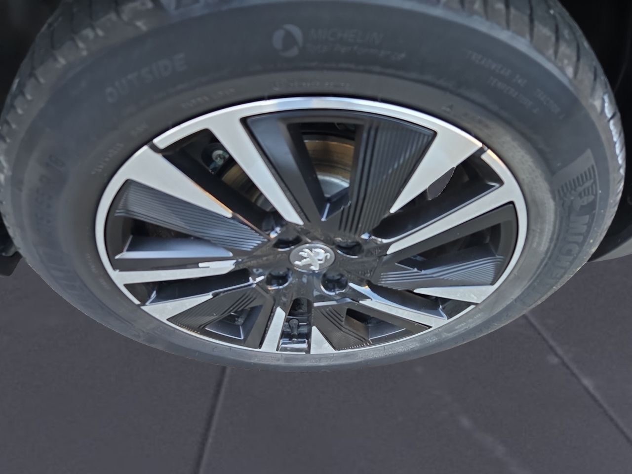 Peugeot e-2008 GT  ELECTRICO 136 CV  - Foto 2