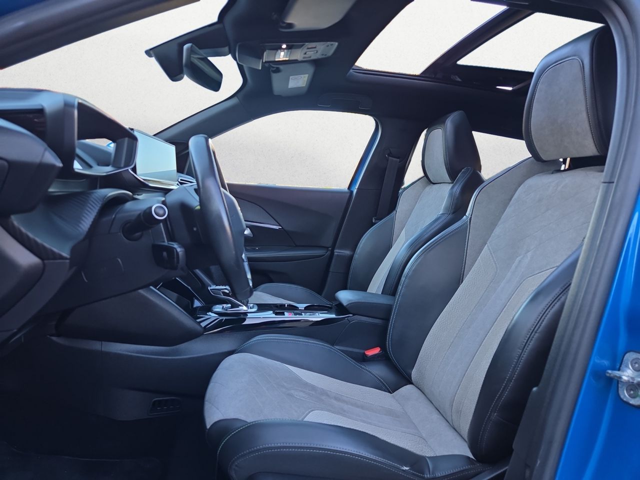 Peugeot e-2008 GT  ELECTRICO 136 CV  - Foto 2