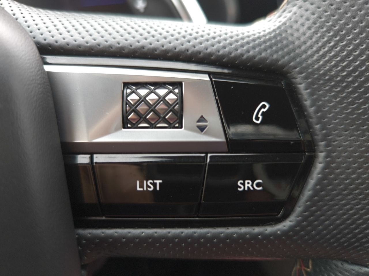 DS DS 7 DS7 CROSSBACK E-TENSE 225 PERFOMANCE LINE  - Foto 2