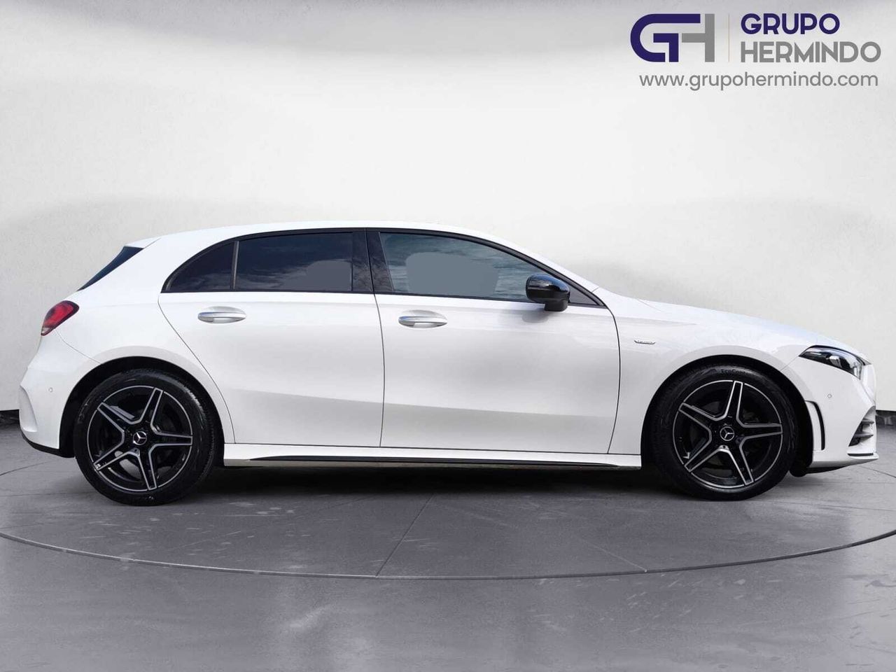 Mercedes Clase A 200 D AMG LINE + PAQUETE PREMIUM+ SMARTPHONE  - Foto 2