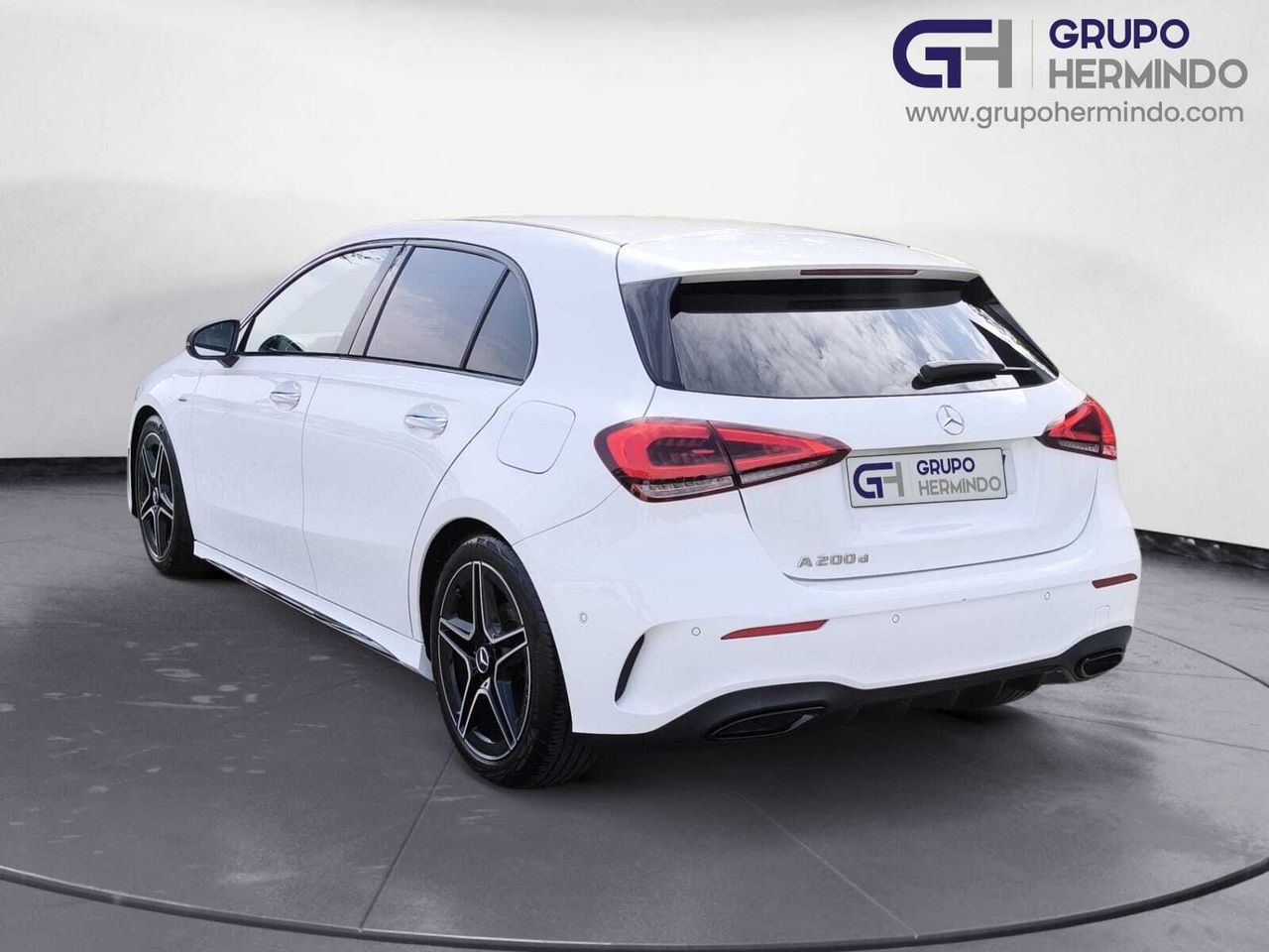 Mercedes Clase A 200 D AMG LINE + PAQUETE PREMIUM+ SMARTPHONE  - Foto 2