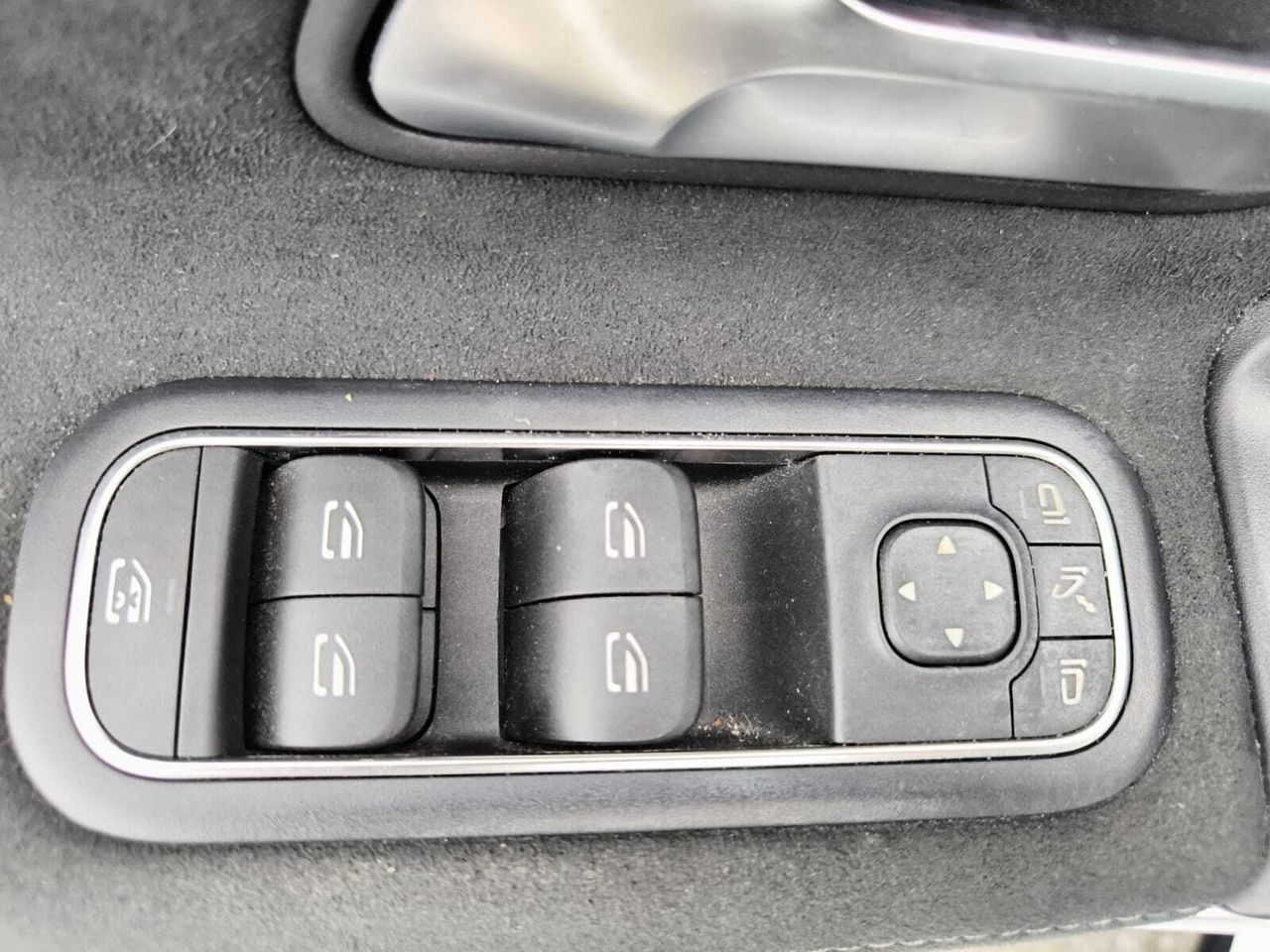 Mercedes Clase A 200 D AMG LINE + PAQUETE PREMIUM+ SMARTPHONE  - Foto 2