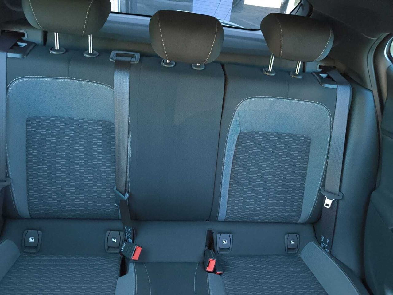 Opel Astra 1.5 D DVC 77 KW 105 CV EDITION  - Foto 2