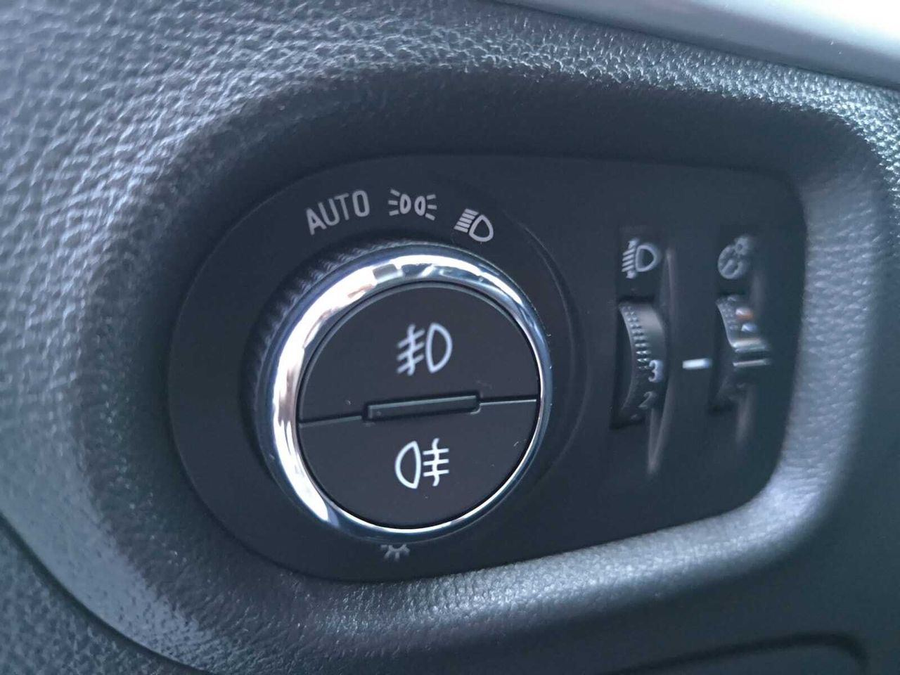 Opel Astra 1.5 D DVC 77 KW 105 CV EDITION  - Foto 2