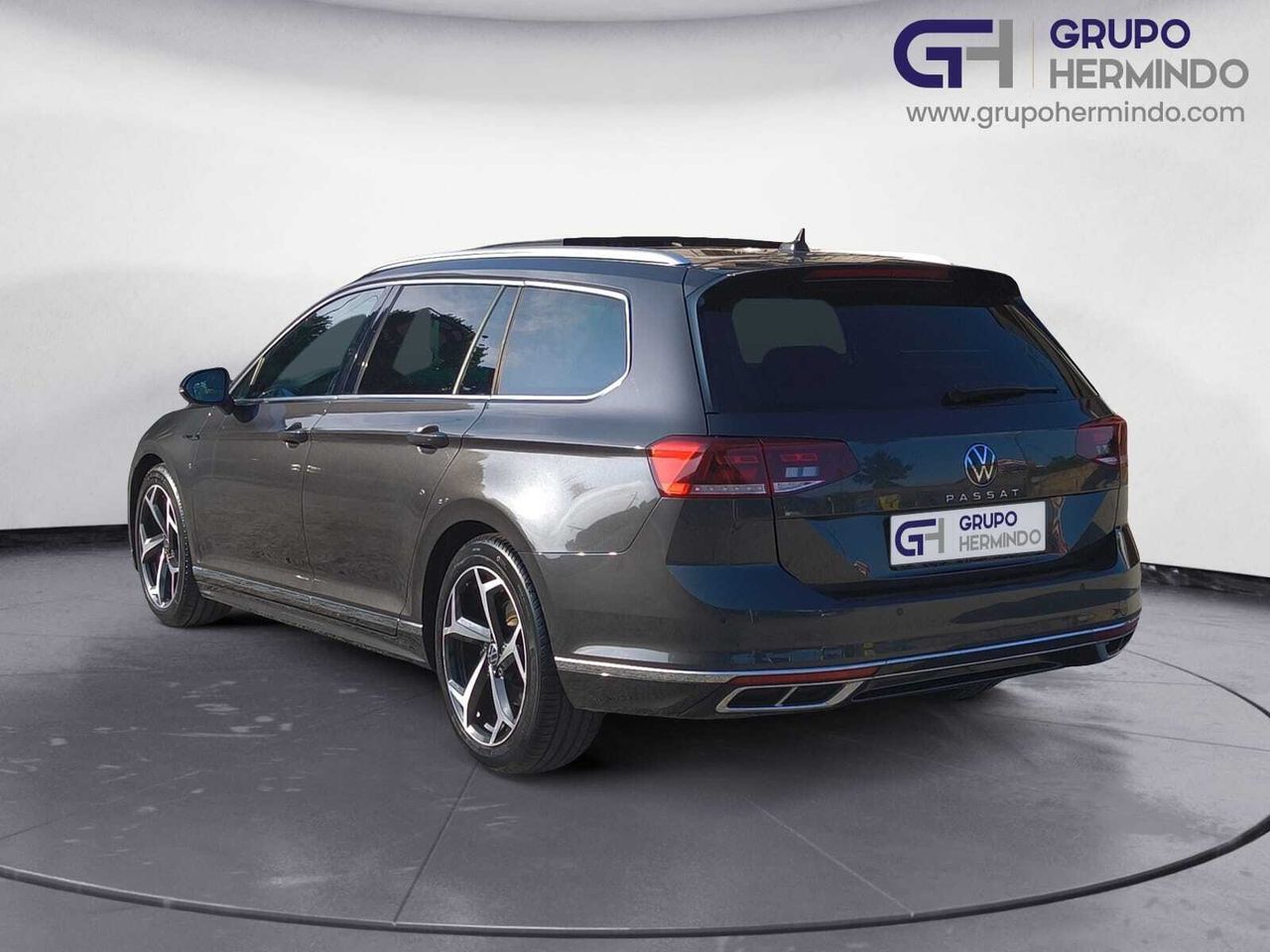 Volkswagen Passat VARIANT R LINE 2.0 TDI 110 KW 150 CV DSG  - Foto 2