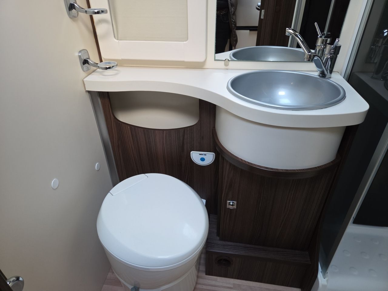 Ford Transit KOMBI 320 L2 TREND  - Foto 2