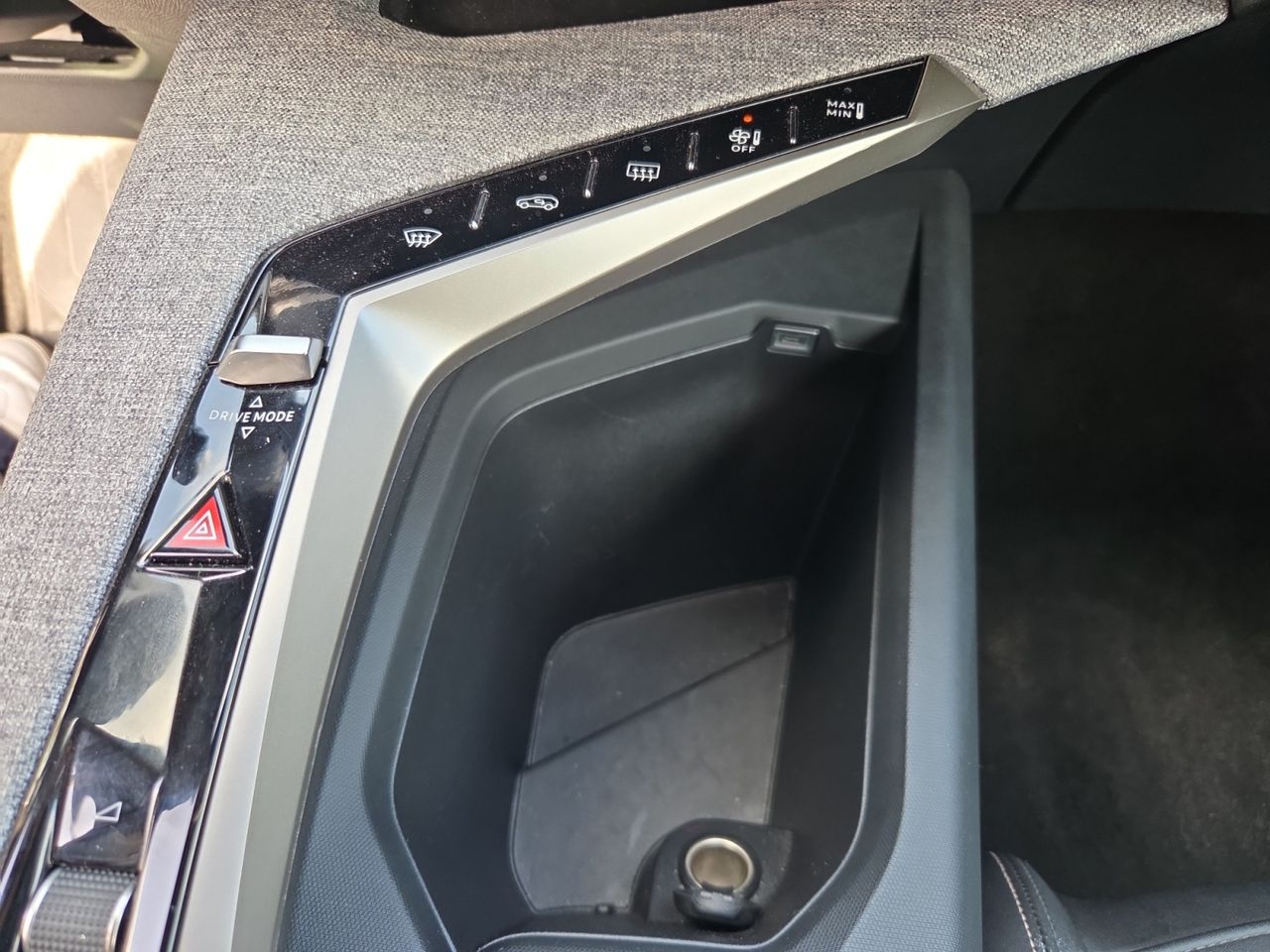 Peugeot 5008 ALLURE HYBRID 145 eDCS6  - Foto 2