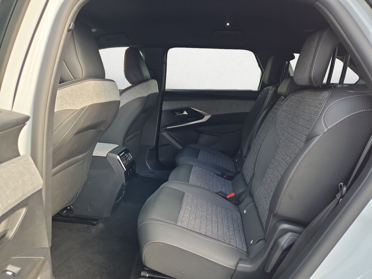 Peugeot 5008 ALLURE HYBRID 145 eDCS6  - Foto 2