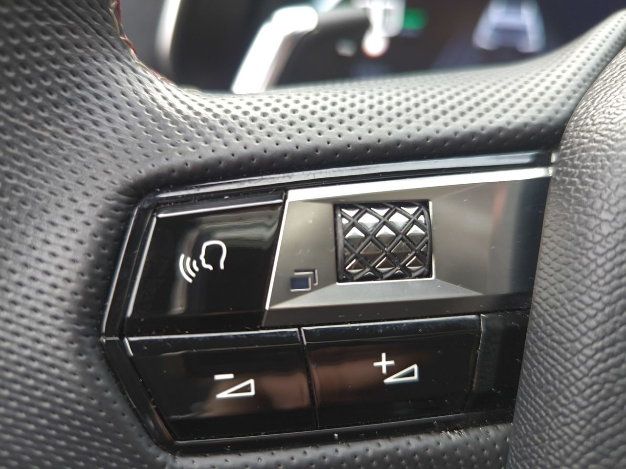 DS DS 7 Crossback E TENSE 300 4X4 PERFORMANCE LINE  - Foto 2