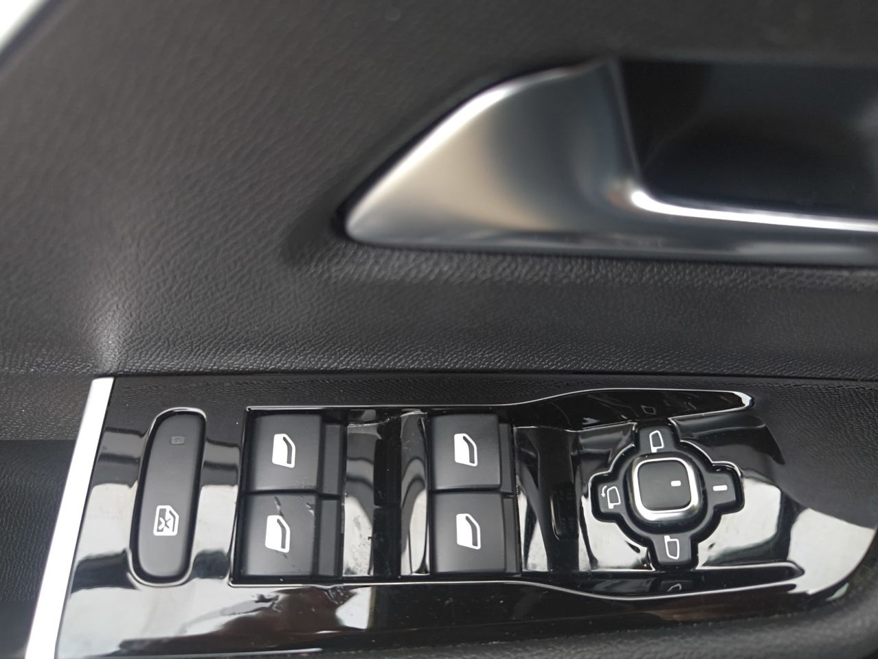 Opel Astra ELEGANCE 1.2 T XHT MT6  - Foto 2