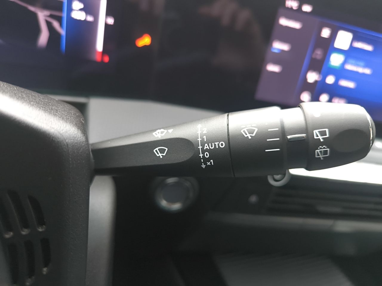 Opel Astra ELEGANCE 1.2 T XHT MT6  - Foto 2