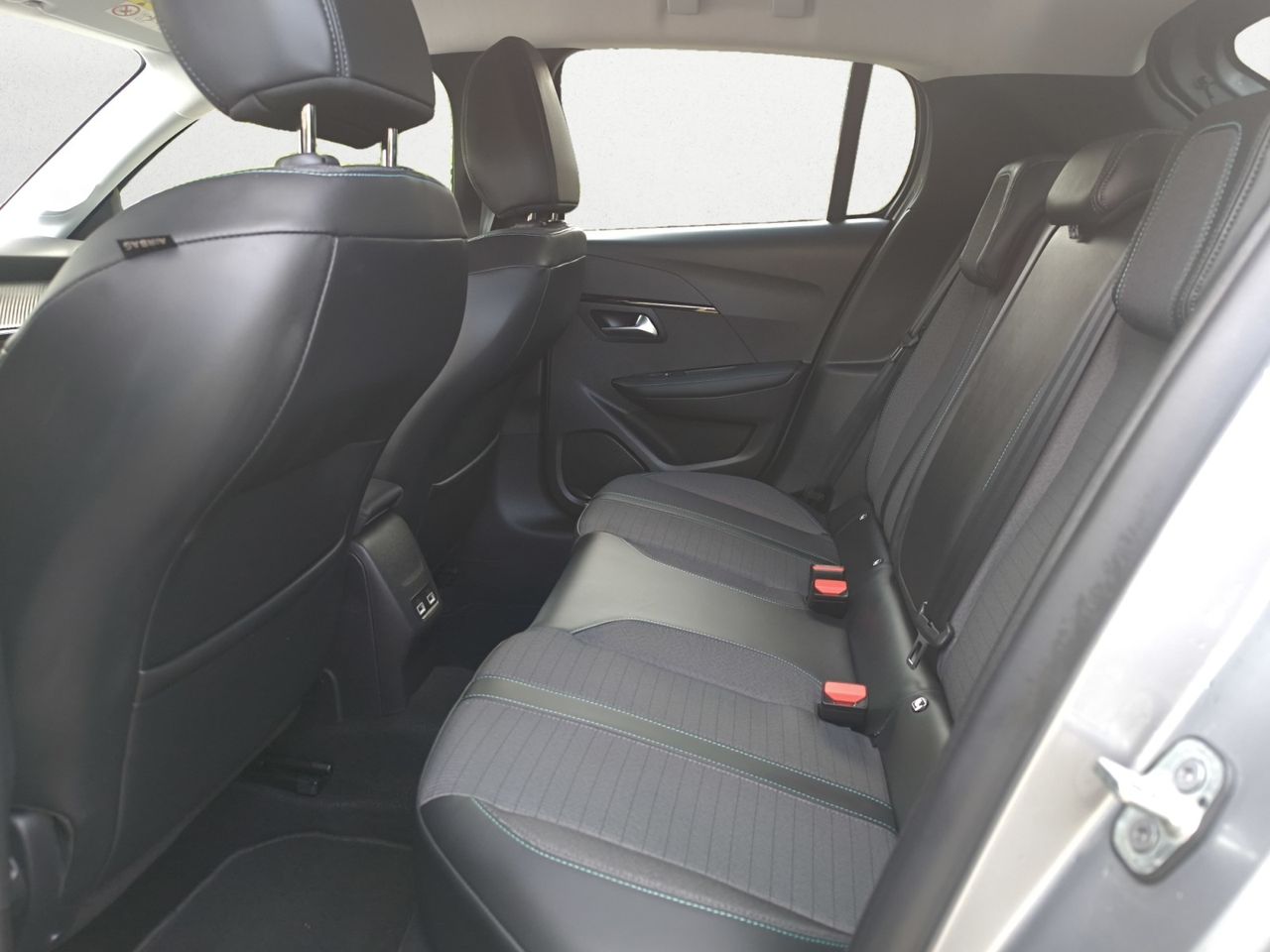 Peugeot 208 ALLURE PACK PURE TECH 100 CV - Foto 2