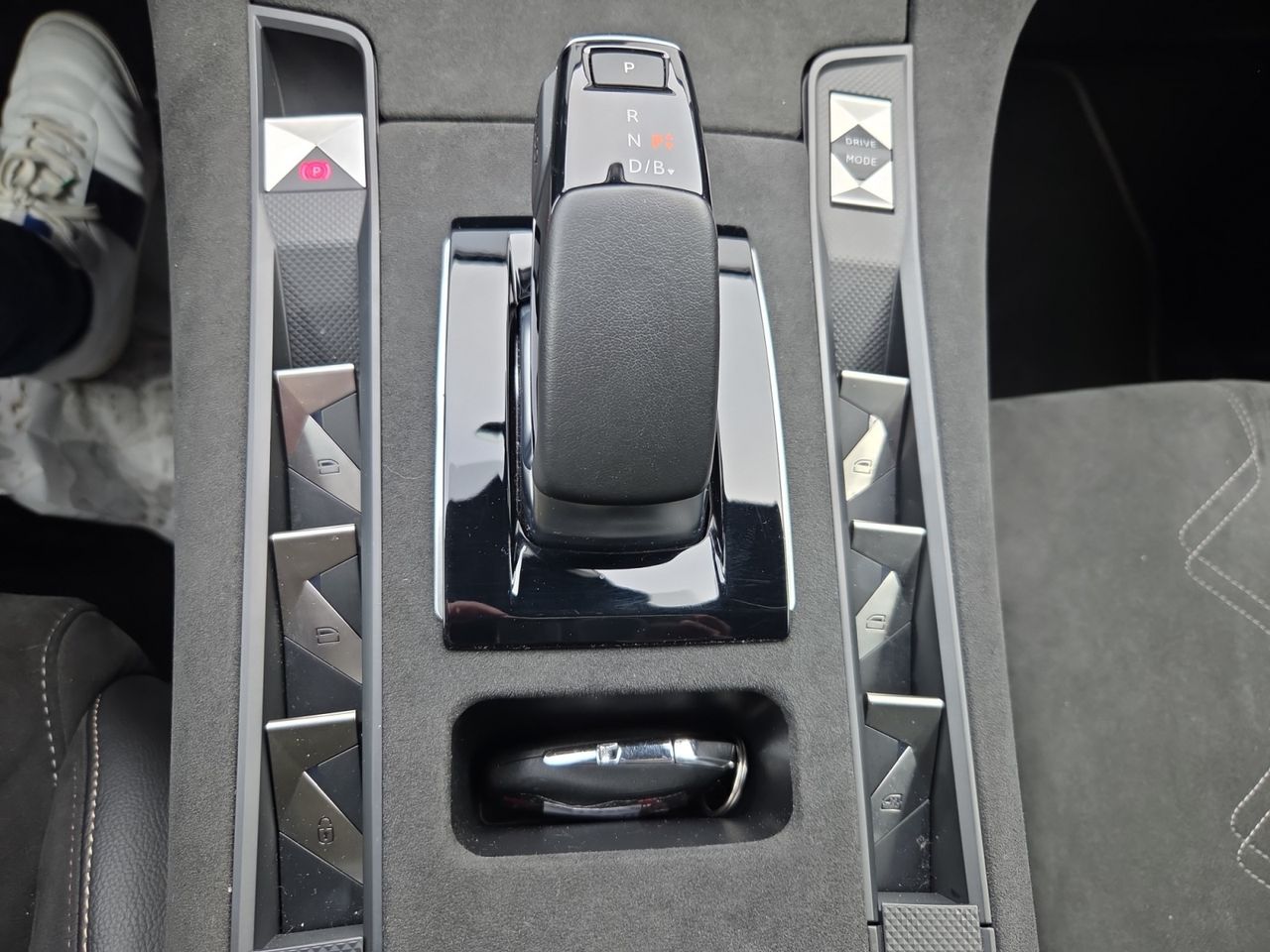 DS DS 7 Crossback E TENSE 300 4X4 PERFORMANCE LINE  - Foto 2