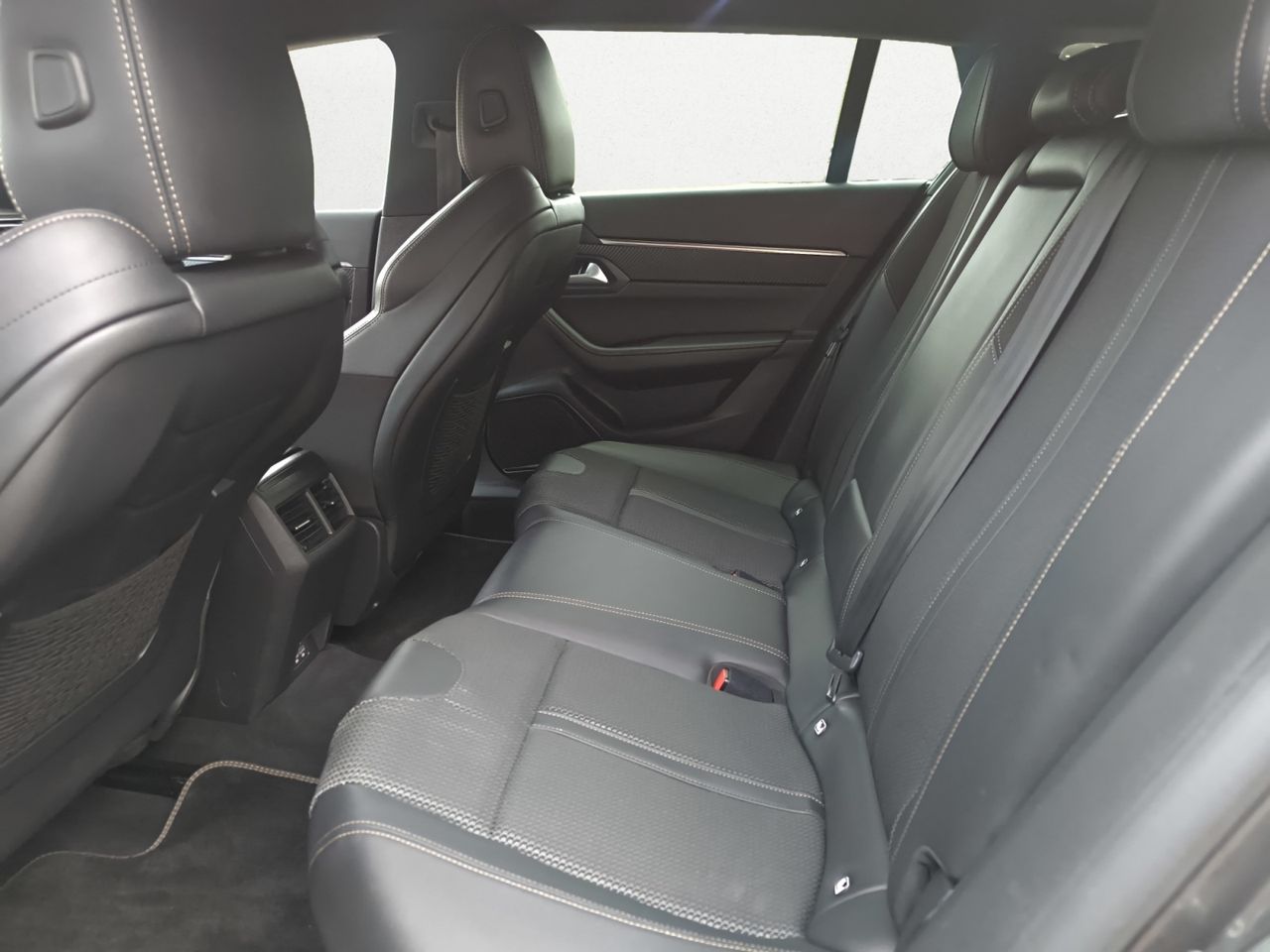 Peugeot 508 SW GT LINE HYBRID 225 e EAT8 - Foto 2